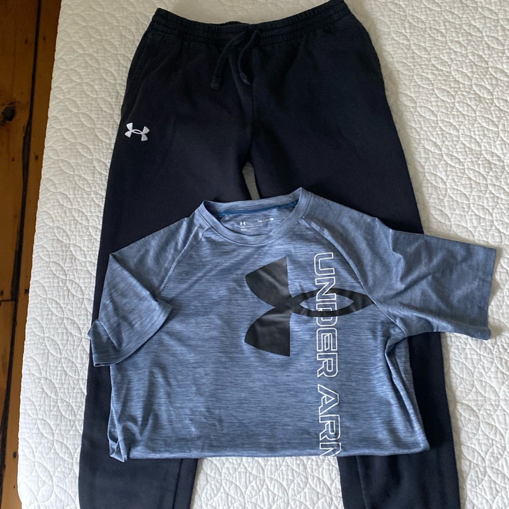EUC youth XL under Armour bundle of joggers and t-shirt